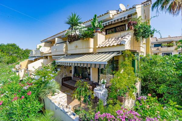 Chalet pareado en Lomas de Campoamor, Orihuela photo 1
