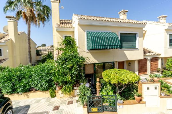 Chalet pareado en Lomas de Campoamor, Orihuela thumbnail 2
