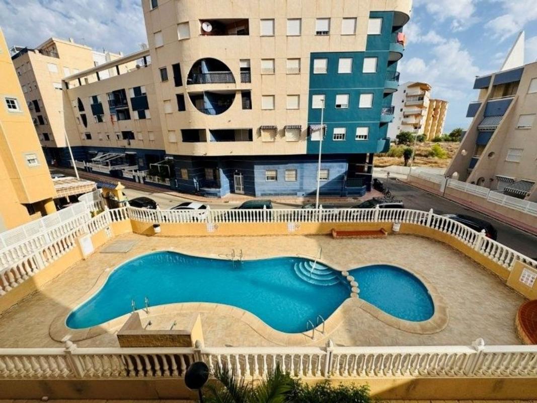 Venta de piso en Piso en Gaspar Perrelló, Torrevieja, Torrevieja
photo 1