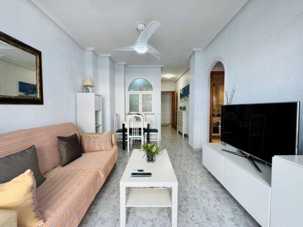 Apartment for sale in Piso en Gaspar Perrelló, Torrevieja, Torrevieja thumbnail 2