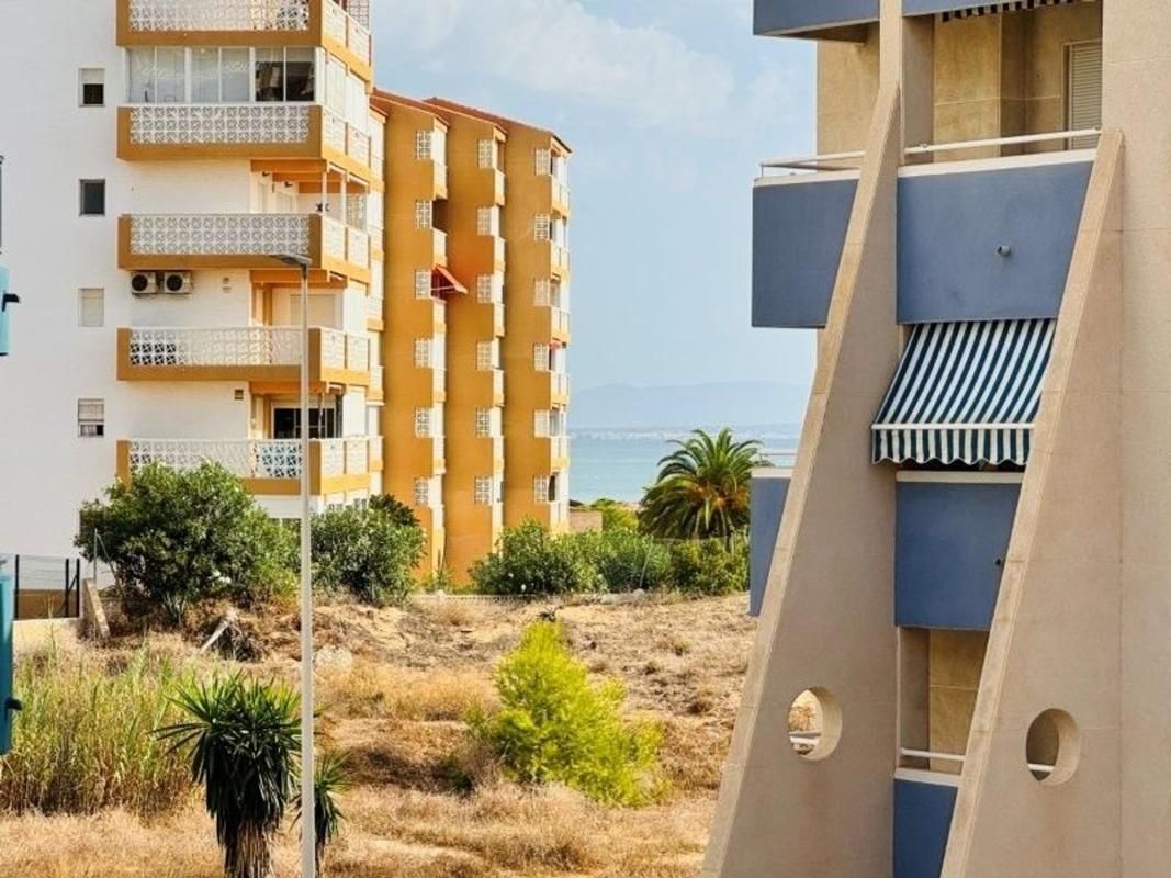 Venta de piso en Piso en Gaspar Perrelló, Torrevieja, Torrevieja
photo 4