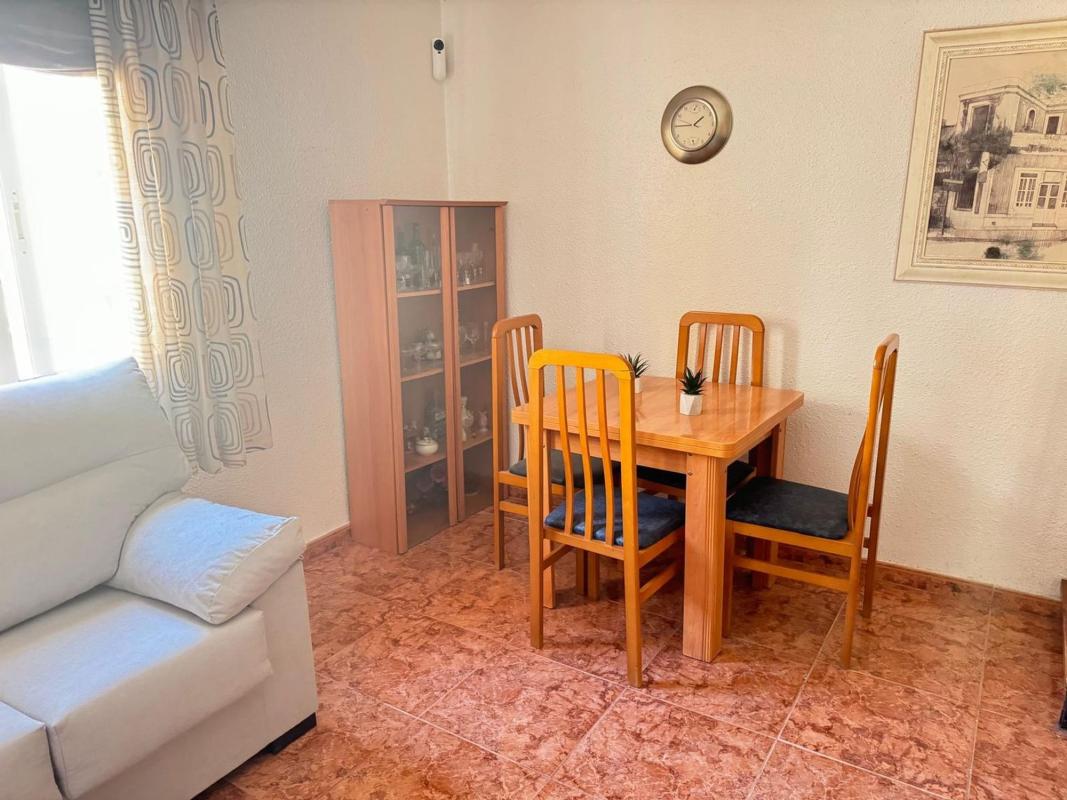 Продажа квартиры на Piso en Calle Sierra Maigmó, Virgen del Remedio - Parque lo Morant, Alicante / Alacant, Аликанте / Алакант
photo 1