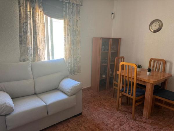 Продажа квартиры на Piso en Calle Sierra Maigmó, Virgen del Remedio - Parque lo Morant, Alicante / Alacant, Аликанте / Алакант
thumbnail 1