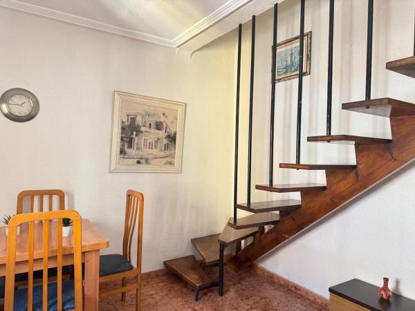 Продажа квартиры на Piso en Calle Sierra Maigmó, Virgen del Remedio - Parque lo Morant, Alicante / Alacant, Аликанте / Алакант
thumbnail 2