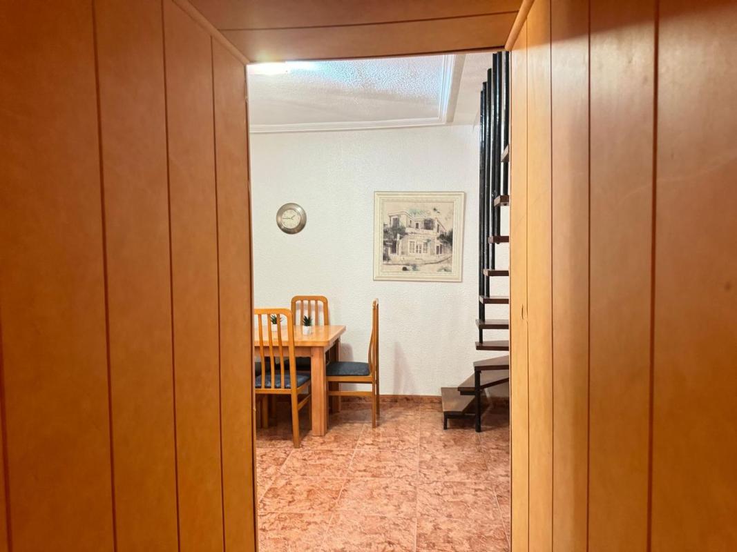 Продажа квартиры на Piso en Calle Sierra Maigmó, Virgen del Remedio - Parque lo Morant, Alicante / Alacant, Аликанте / Алакант
photo 4