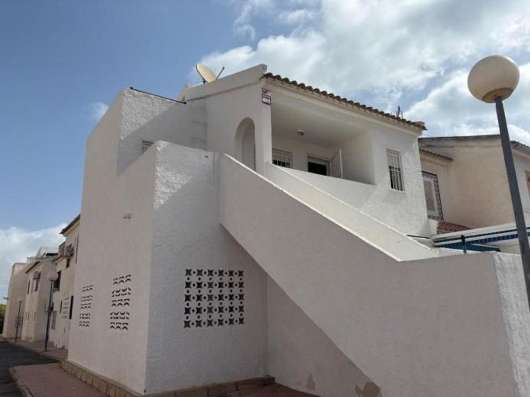 Sprzedaż mieszkania w Piso en Calle Liszt, La Siesta - El Salado - Torreta, Torrevieja, Torrevieja
photo 2