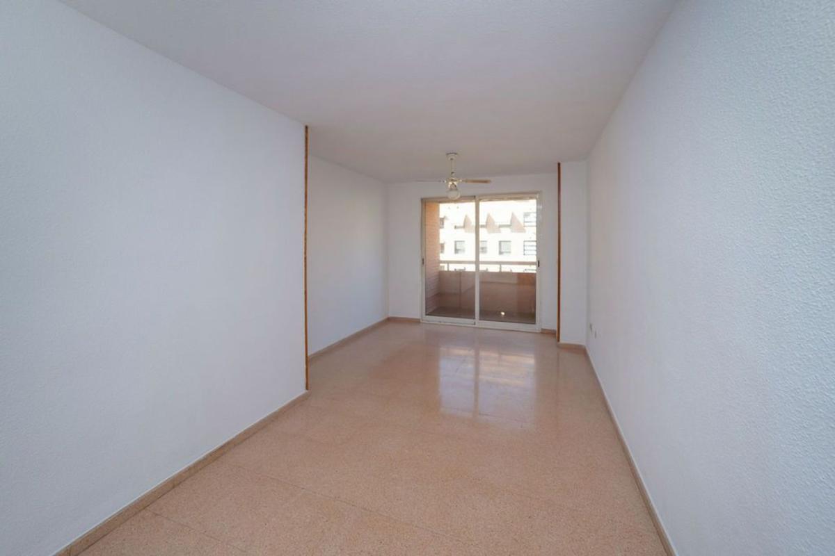 Продажа квартиры на Piso en Calle Médico Vicente Reyes, Garbinet - Parque de las Avenidas, Alicante / Alacant, Аликанте / Алакант
photo 1