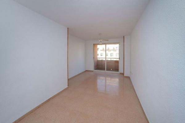 Продажа квартиры на Piso en Calle Médico Vicente Reyes, Garbinet - Parque de las Avenidas, Alicante / Alacant, Аликанте / Алакант
 photo 1