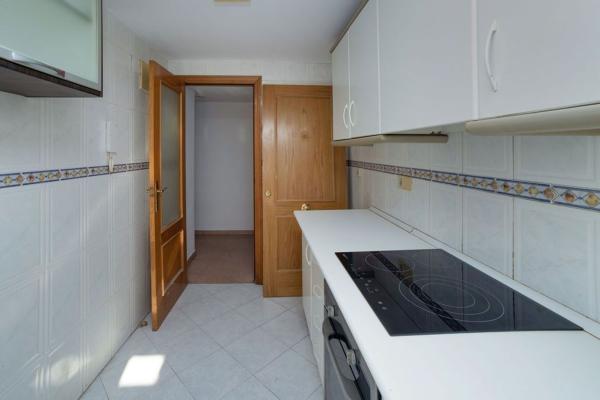 Продажа квартиры на Piso en Calle Médico Vicente Reyes, Garbinet - Parque de las Avenidas, Alicante / Alacant, Аликанте / Алакант
 photo 4