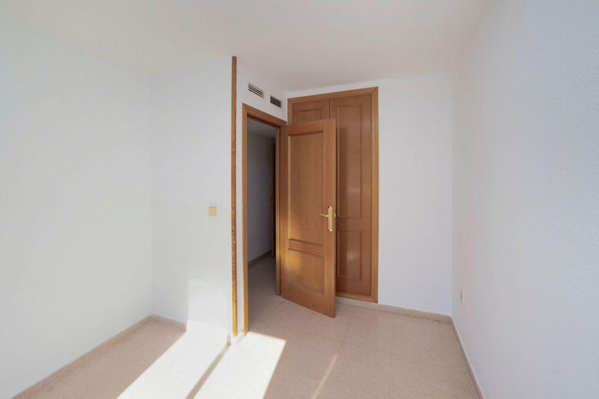 Продажа квартиры на Piso en Calle Médico Vicente Reyes, Garbinet - Parque de las Avenidas, Alicante / Alacant, Аликанте / Алакант
photo 5