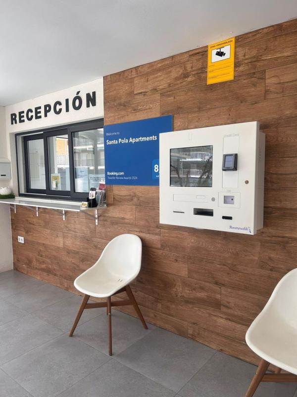 Edificio de 771m2 en venta en Santa Pola photo 4