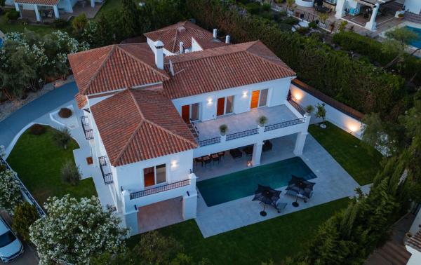 Casa o chalet independiente en Urbanizacion Flores del Paraiso, La Alquería, Benahavís photo 1
