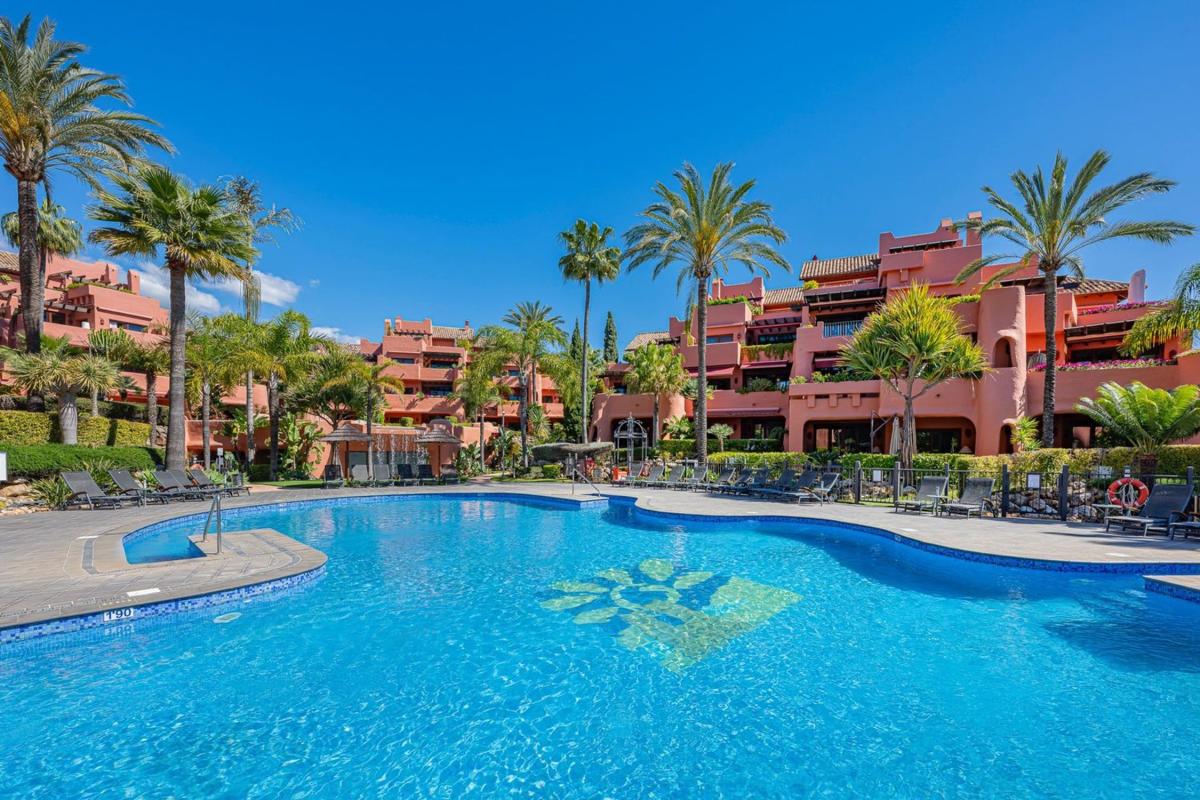 Продажа дуплекса на Dúplex en Guadalmansa, Estepona, Эстепона photo 2