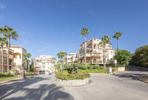 Sale of flat in Piso en Benatalaya, Estepona, Estepona
photo 1