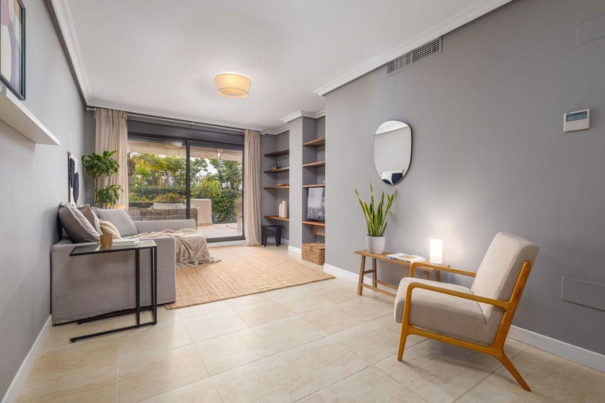 Venta de piso en Piso en Centro, Estepona, Estepona
photo 3