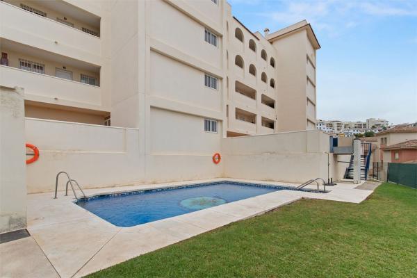 Sprzedaż mieszkania w Piso en Calle Faro, Zona Centro Comercial Torrequebrada, Benalmádena, Benalmádena
thumbnail 2