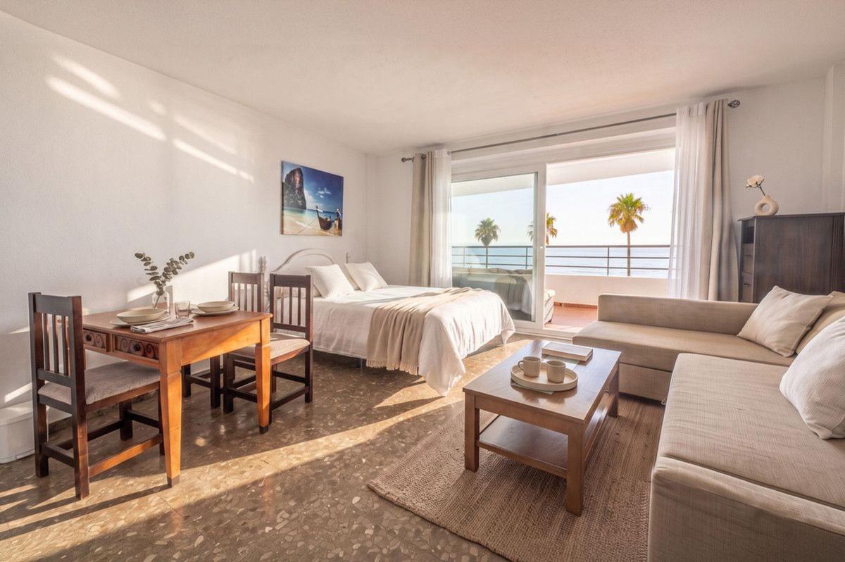 Venta de piso en Piso en Urbanizacion Marbiluna, Sitio de Calahonda, Mijas, Mijas
photo 2