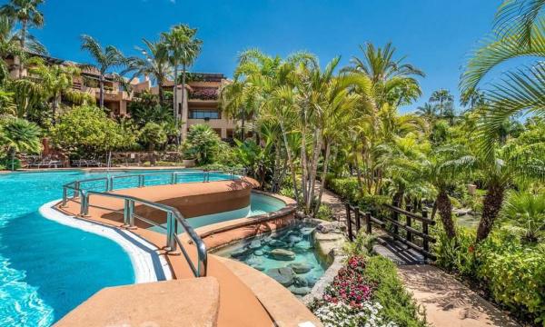 Sprzedaż mieszkania w Piso en Avenida Buchinguer, 2, Sierra Blanca, Marbella, Marbella
thumbnail 2