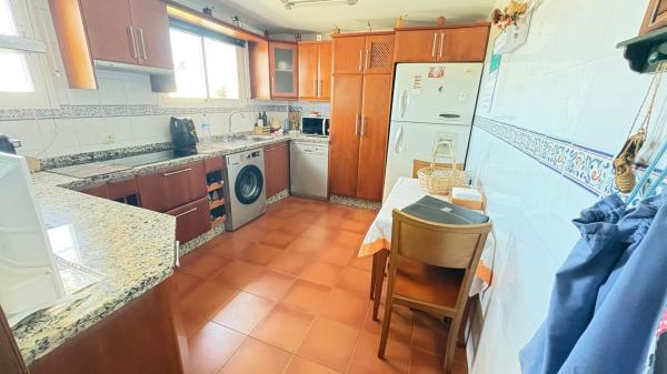 Дуплекс на продажу в Dúplex en Pacífico, Málaga, Малага thumbnail 3