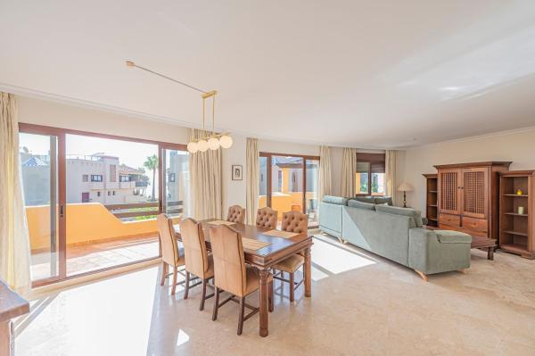 Продажа квартиры на Piso en Calle Trajano, Villacana - Costalita - Saladillo, Estepona, Эстепона
 photo 4