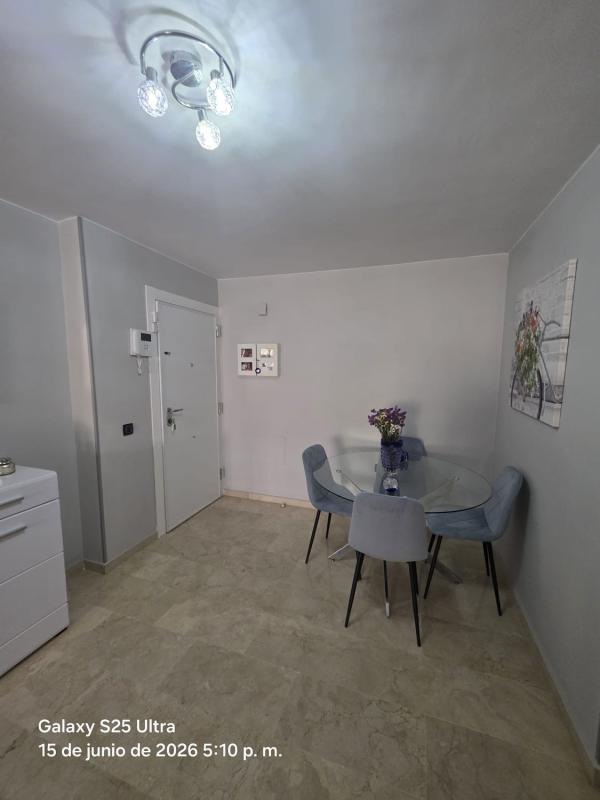 Sprzedaż mieszkania w Piso en Calle Ancla, 71, Zona Centro Comercial Torrequebrada, Benalmádena, Benalmádena
photo 1