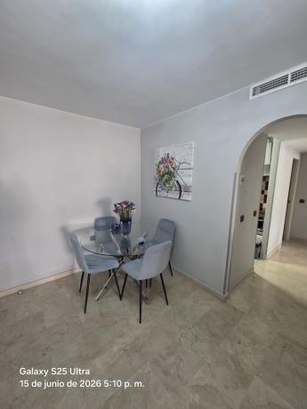 Sprzedaż mieszkania w Piso en Calle Ancla, 71, Zona Centro Comercial Torrequebrada, Benalmádena, Benalmádena
thumbnail 1