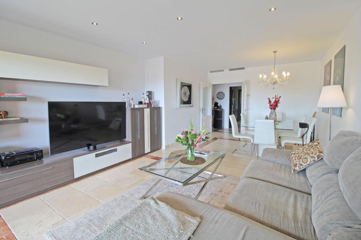 Sale of apartment in Piso en Marques El s/n, Benatalaya, Estepona, Estepona
photo 1