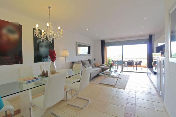 Sale of flat in Piso en Marques El s/n, Benatalaya, Estepona, Estepona
thumbnail 3