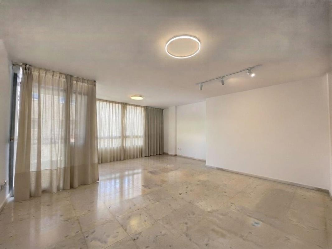 Venta de piso en Piso en Calle Virgen del Rocio, Centro, Vélez-Malaga, Vélez-Malaga
photo 2