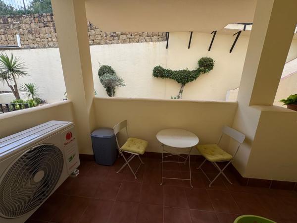 Sale of flat in Piso en Urbanizacion Puerto del Almendro, 18, Los Arqueros-Puerto del Almendro, Benahavís, Benahavís
 photo 4