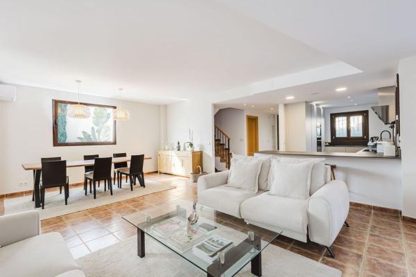 Chalet adosado en Calle del Priorato, Paraiso-Barronal, Estepona photo 1