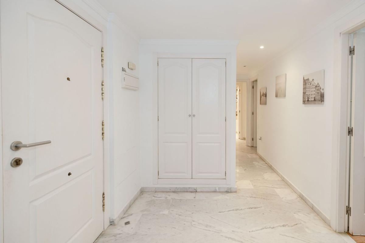 Venta de piso en Piso en Arrabal la Caridad, La Carolina-Guadalpín, Marbella, Marbella
photo 2