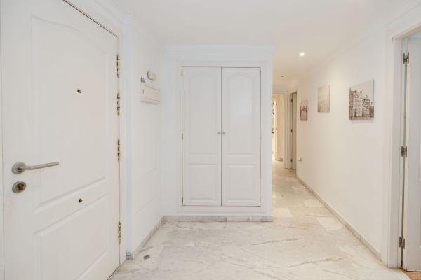 Venta de piso en Piso en Arrabal la Caridad, La Carolina-Guadalpín, Marbella, Marbella
thumbnail 2