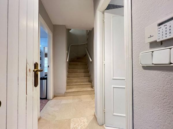 Chalet adosado en Calle Frankfurt, 16, Costabella, Marbella thumbnail 2