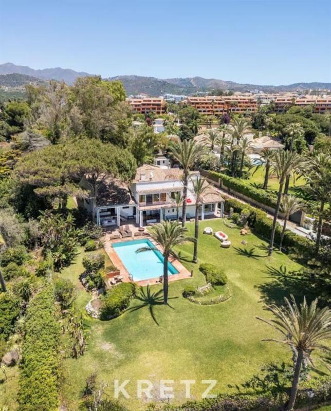Продажа отдельного шале в Casa o chalet en Avenida Ignacio Coca, 18, Bahía de Marbella, Marbella, Марбелла photo 1