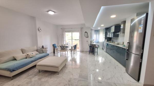 Продажа квартиры на Piso en Huerta Nueva, Estepona, Эстепона
 photo 1