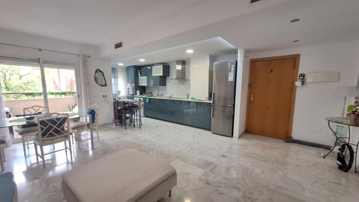 Venta de piso en Piso en Huerta Nueva, Estepona, Estepona
 photo 3