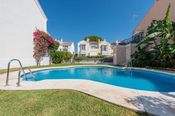 Chalet adosado en Las Brisas, Marbella photo 4