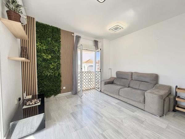 Venta de piso en Piso en Calle Antonio García Fernández, La Leala - El Saltillo, Torremolinos, Torremolinos
 photo 4