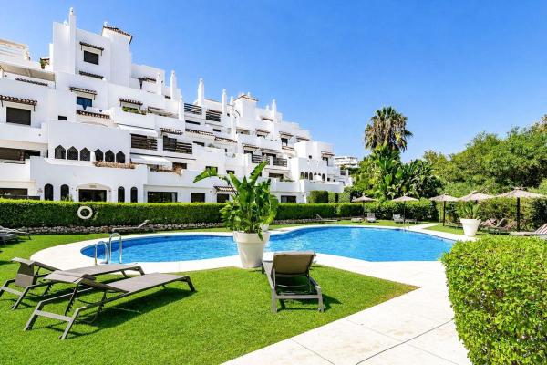 Sale of flat in Piso en Resinera Voladilla, La Concha-Resina Golf, Estepona, Estepona
photo 1