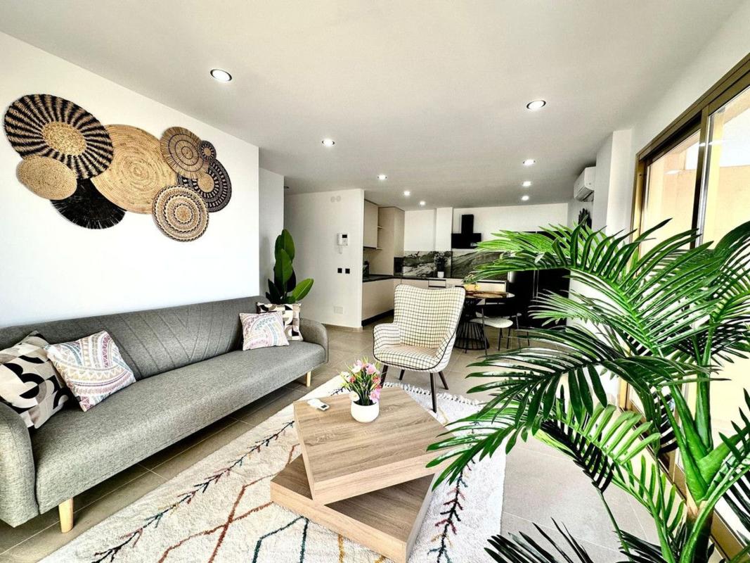 Продажа квартиры на Piso en Zona Sohail, Fuengirola, Фуэнхирола
photo 1