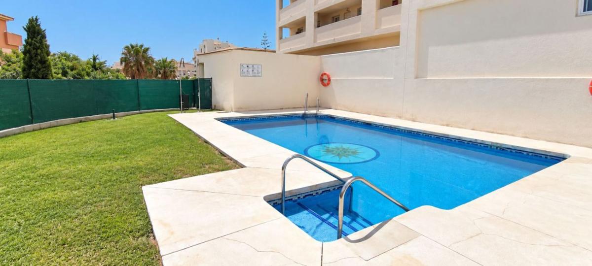 Sprzedaż mieszkania w Piso en Calle Faro, 1, Zona Centro Comercial Torrequebrada, Benalmádena, Benalmádena
 photo 3
