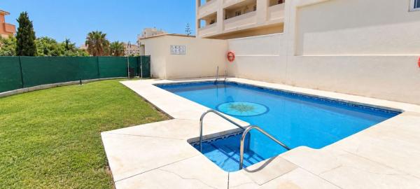 Sprzedaż mieszkania w Piso en Calle Faro, 1, Zona Centro Comercial Torrequebrada, Benalmádena, Benalmádena
thumbnail 2