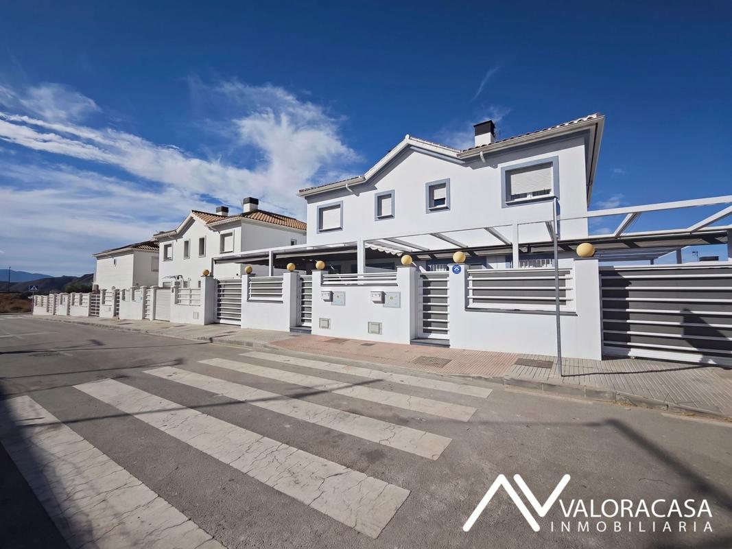 Propiedades en venta y alquiler en España photo 1