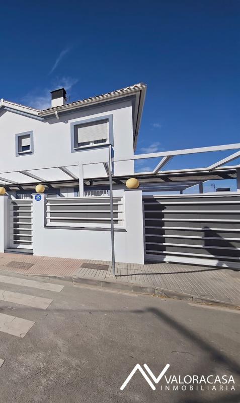 Propiedades en venta y alquiler en España photo 2