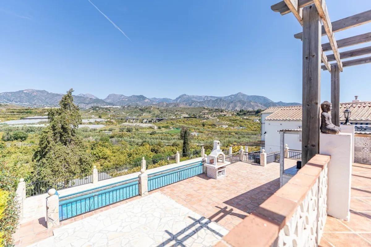 Propiedades en venta y alquiler en España photo 2