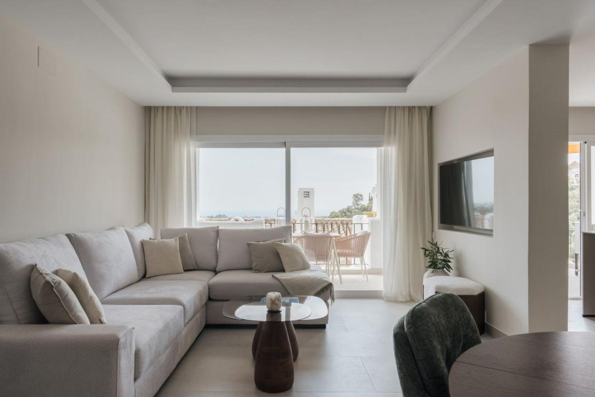 Продажа квартиры на Piso en Urbanizacion Puerto de los Almendros, Los Arqueros-Puerto del Almendro, Benahavís, Бенахавис
photo 2