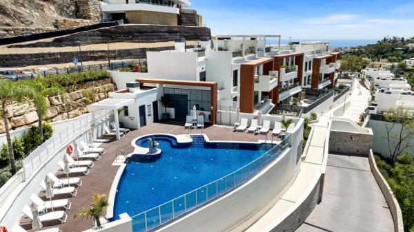 Duplex en venta en Dúplex en Calle Islas Azores, La Quinta, Benahavís, Benahavís photo 1