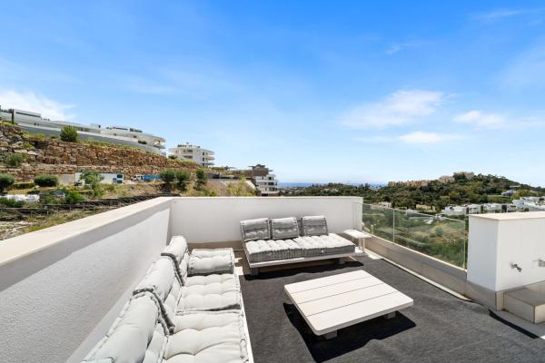 Duplex en venta en Dúplex en Calle Islas Azores, La Quinta, Benahavís, Benahavís photo 2