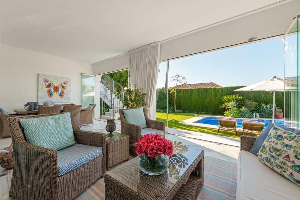 Casa o chalet independiente en Calle Albinoni, 22, Sierra Blanca, Marbella thumbnail 3